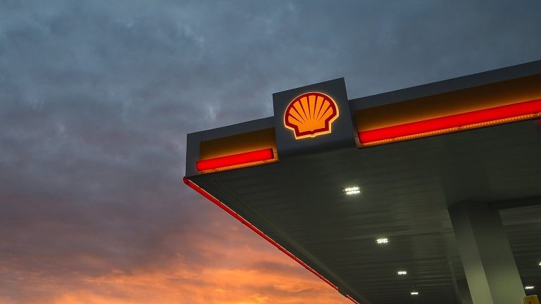 Shell to lay off 9000 workers, overhaul its business to embrace clean energy