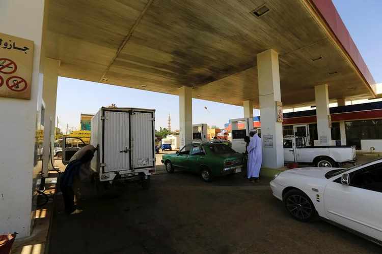Sudan’s government cuts petrol and diesel prices